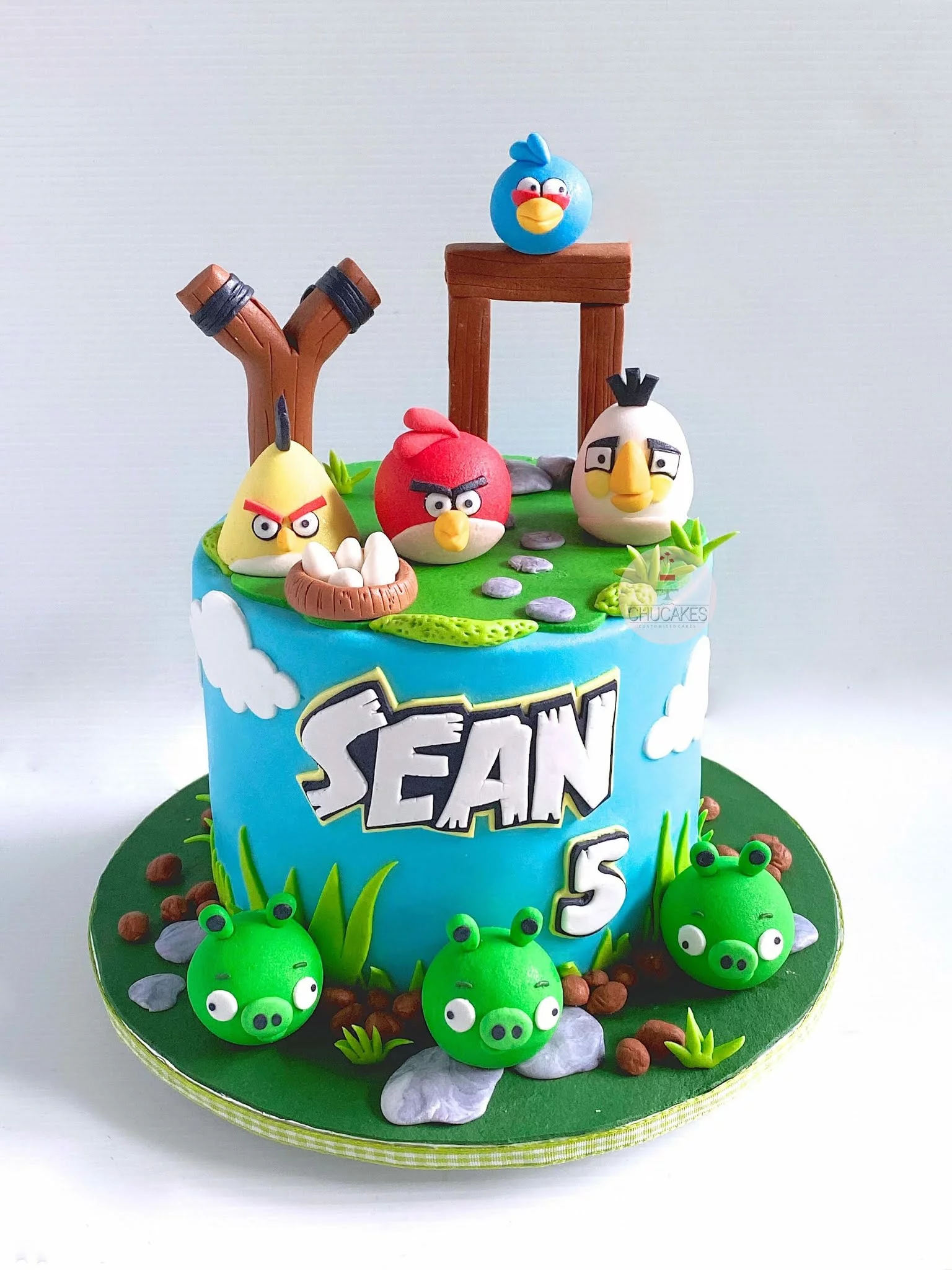 Round Wanors Angry Bird Cake, Weight: 1kg, Packaging Type: Box at Rs  900/piece in Ahmedabad