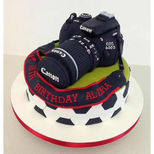 Coolest DIY Birthday Cakes | Cameras Cakes
